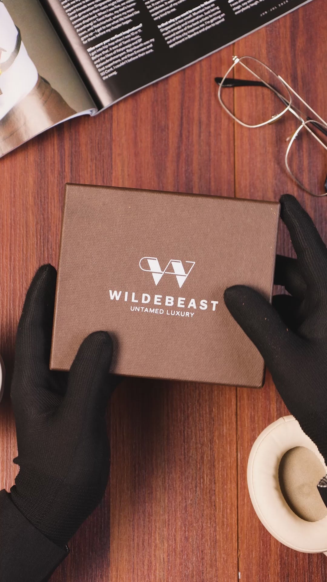 Wildebeast The Frontier leather wallet – product video